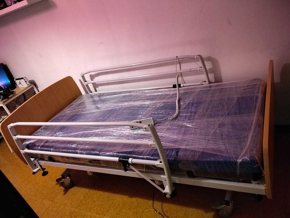 Cama hospitalar com comando