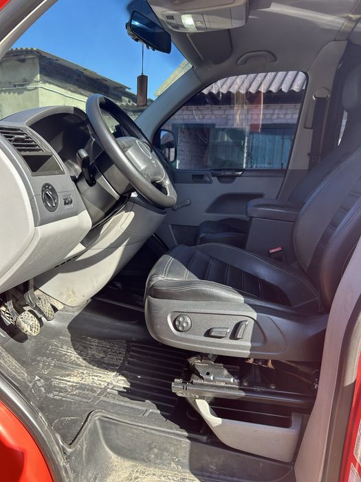 Продам авто VOLKSWAGEN T5 пасажир