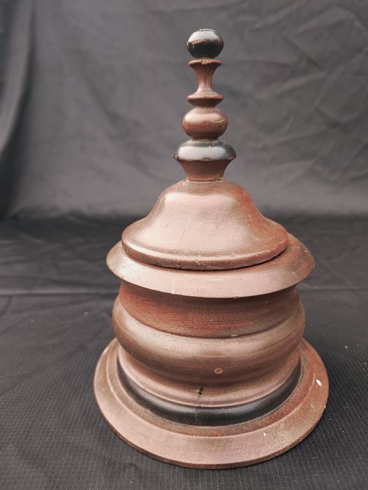 Stara drewniana szkatułka