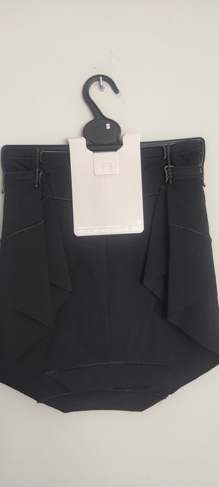 Modelujace figi 2 sztuki Marks &Spencer r.14(42)