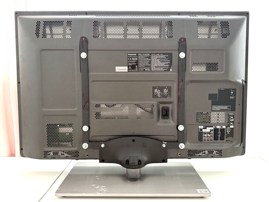 Telewizor firmy Panasonic TX-P42S20E czarny stopka