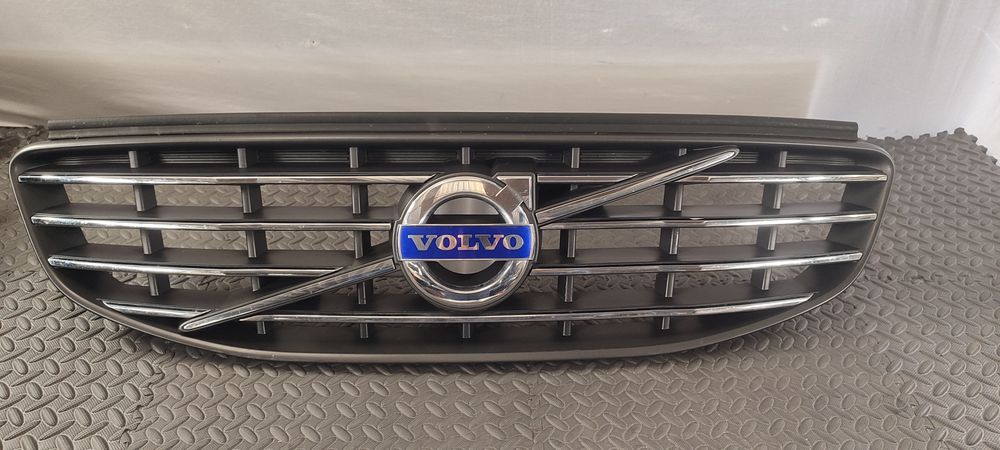 Grill Atrapa Przód Volvo XC60 I Lift 13r-17r Oryginał