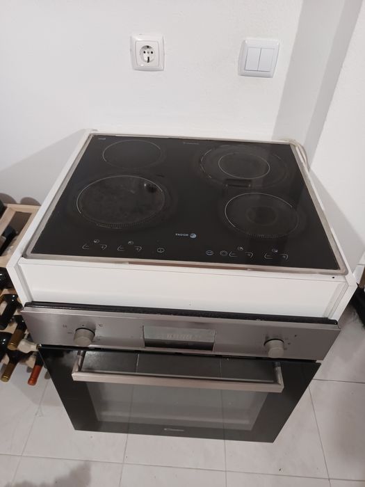 Placa e forno eléctrico
