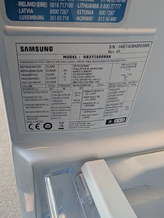 Холодильник Samsung NoFrost 60/60/200