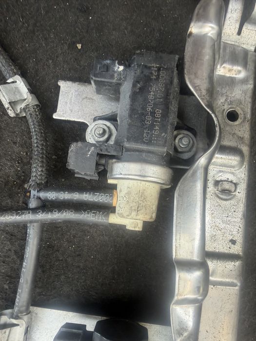 onjunto de Eletroválvulas de Vácuo BMW Original Pierburg + Suporte