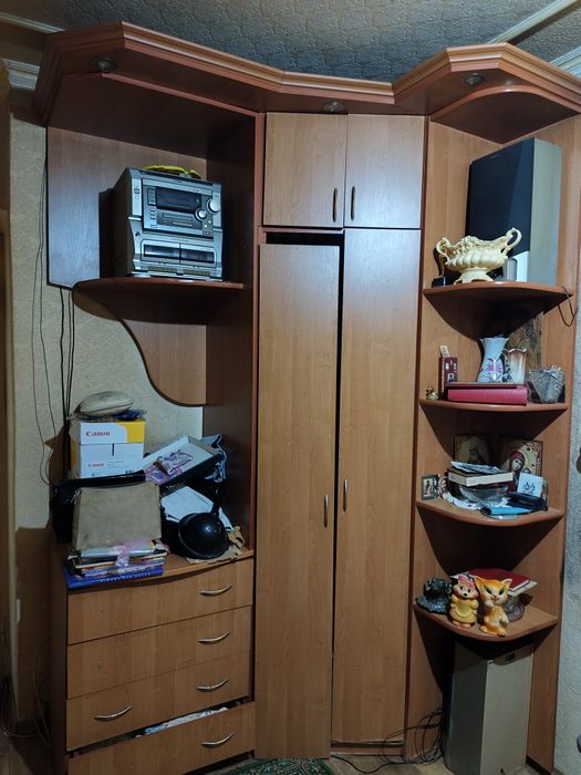 Продаю б/у стінку,є недоліки.