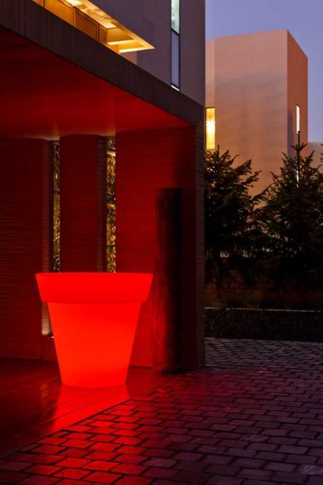 Mobiliario led bares vasos e mesas