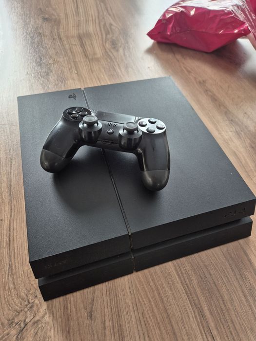 Play Station 4 + pad