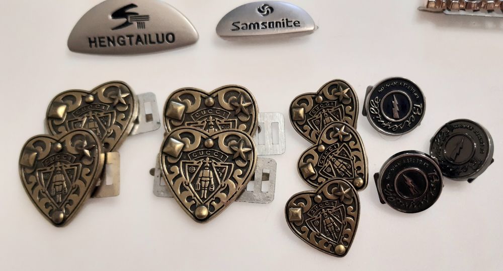 Пряжки металлические,  шильды