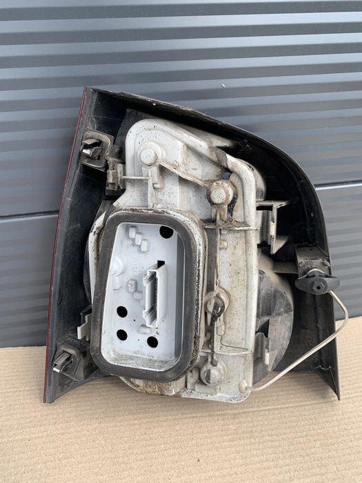 VW Polo 9N lampa prawa tylna prawy tył kompletna EUROPA