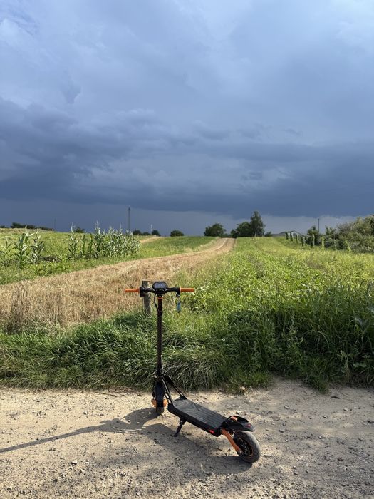 Продається електросамокат