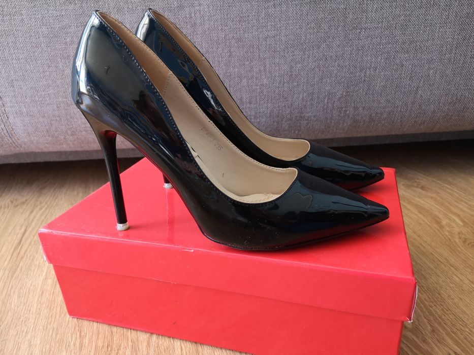 Szpilki r. 37 JAK NOWE lakierowane czółenka czarne eleganckie