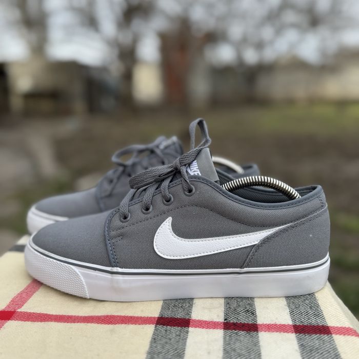Кеды Nike Toki Low Grey, 42 размер, Оригинал, Кеди