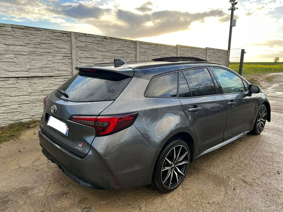 Toyota Corolla * GR SPORT * 2024r * Panorama, JBL, Head UP, FULL OPCJA * 1.8 HYBRID *