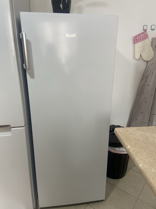 Freezer Vertical KUNFT - Como Novo