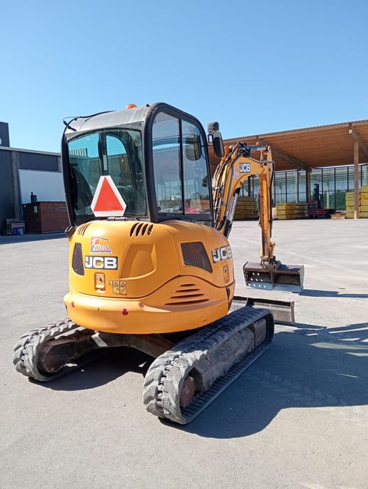 Mini escavadora jcb