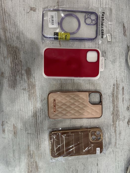 Чехол на iPhone 13