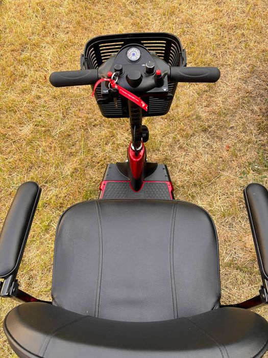 MobilityPlus+ Triumph – kompaktowy trójkołowy skuter inwalidzki