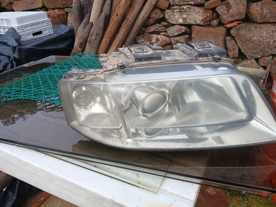 Farol audi a6 c5 4b direito