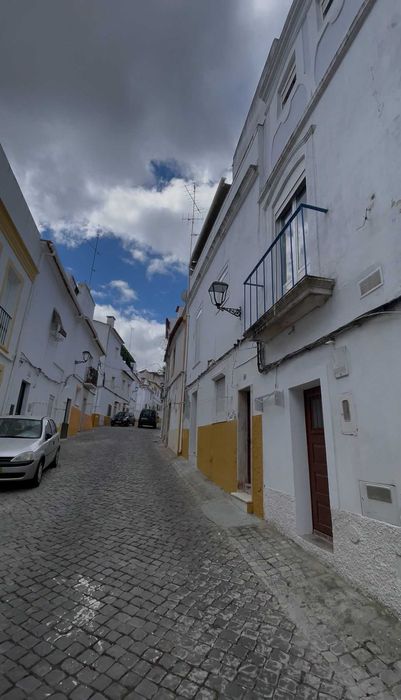 Apartamento Duplex para Arrendamento — Centro Histórico de Elvas