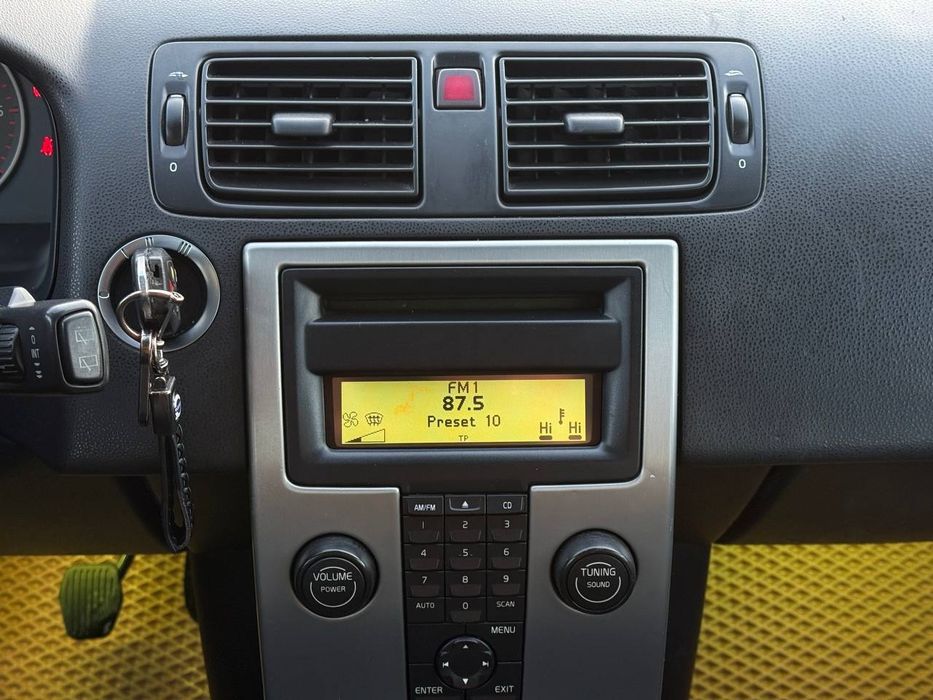 Volvo v50, 2006 року, 1.6 дизель, механіка, 274т.км.
Надійний дизельни