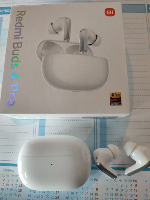 Бездротові навушники Б/В Redmi buds 4 pro офіційні правий робе до 30хв