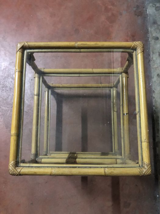 Mesa em bambu e vidro