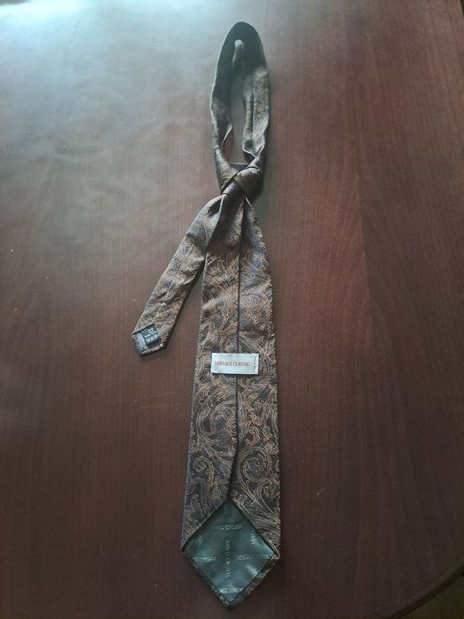 Kolekcja krawatów Versace