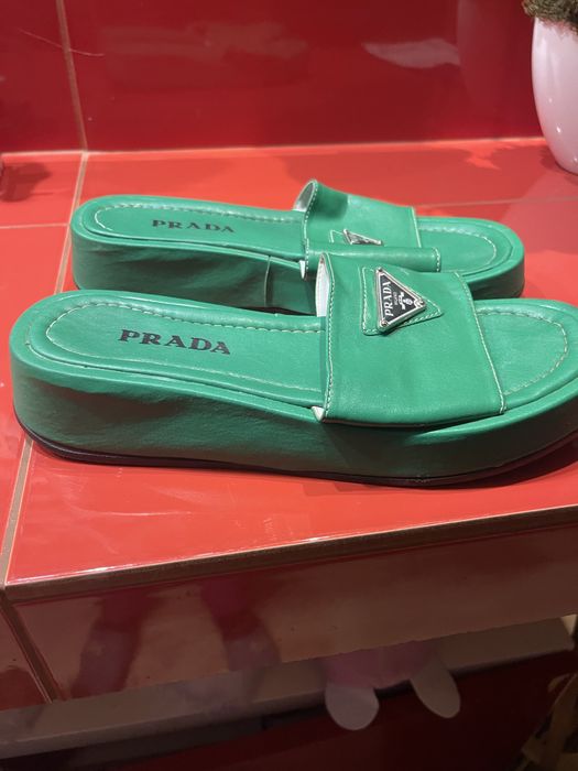Uzywane klapki Prada