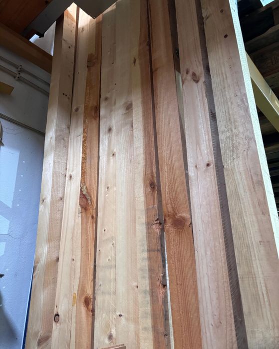 14 barrotes de madeira.