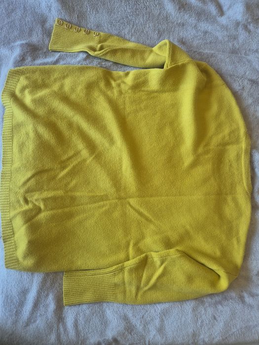 Sweter s/m w kolorze musztardowym