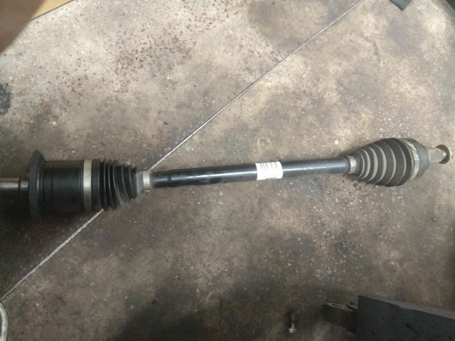 Продам задній привод на BMW