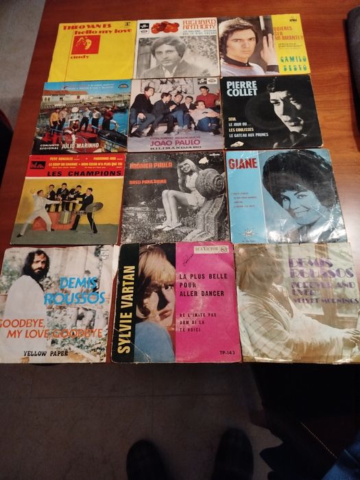 Cassetes e Discos Vinil
