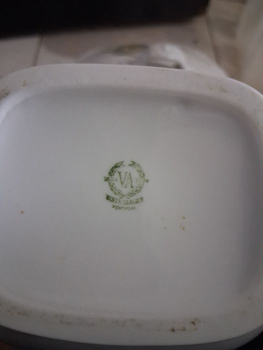 Conjunto Vista Alegre Antigo – Serviço de Jantar/Chá c/ Terrinas e Peças de Servir (Vintage)