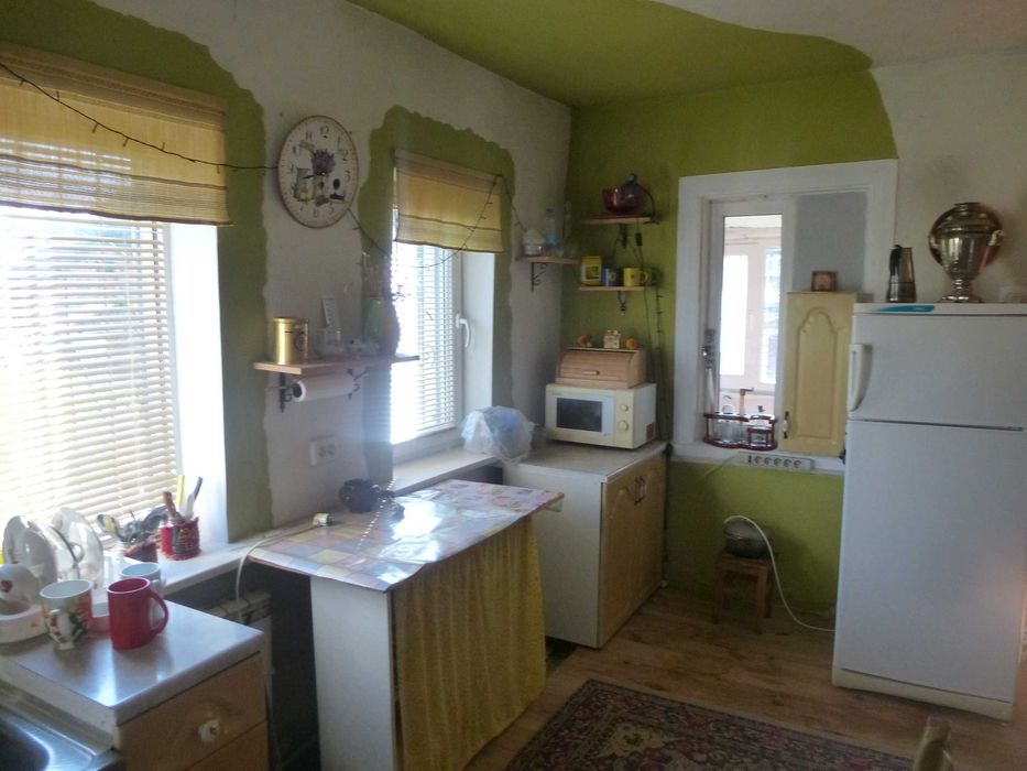 Продам небольшой уютный дом с озером в с. Чемужовка