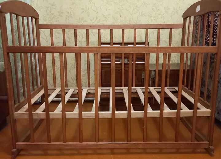 Продам детскую кроватку