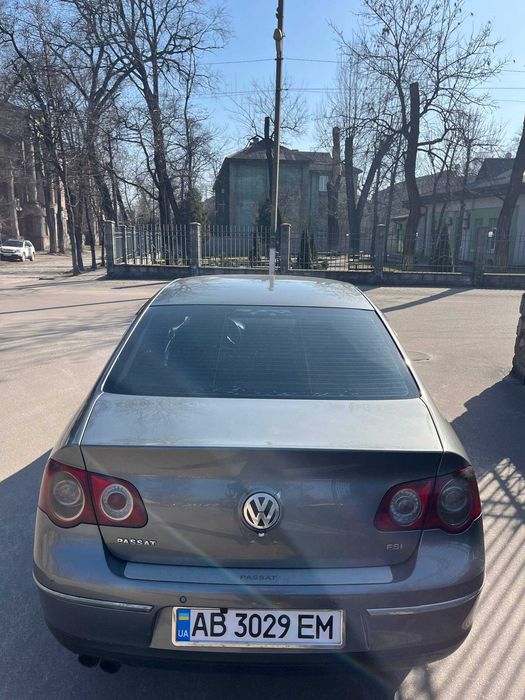 Volkswagen Passat B6 2006 2.0 FSI MT