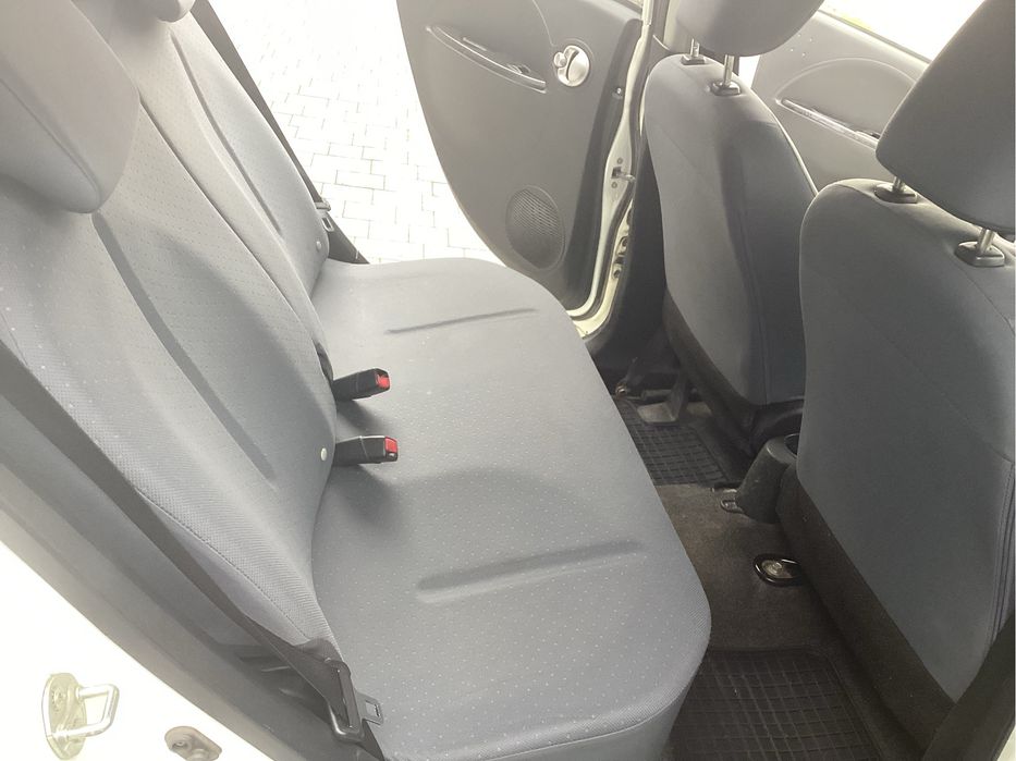 Пежо іон 2016 р.  Peugeot iOn електричка