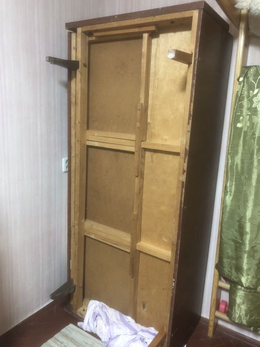 Деревяне ліжко з ортопедичним матрацом (піна)