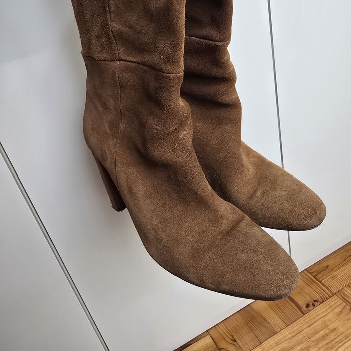 Skórzane brązowe kozaki do kolana Stradivarius 41 zamsz na słupku