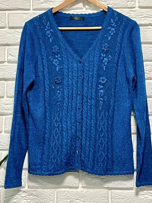 Женская кофта с вышивкой, р. С-М