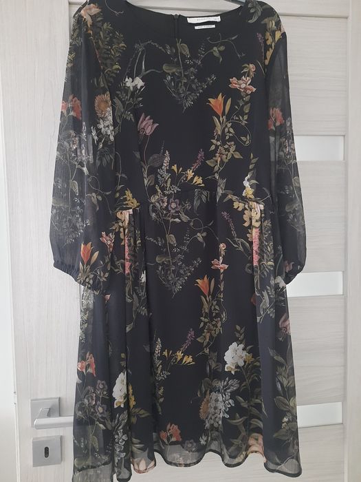 Kobiecą sukienka w kwiaty Reserved 36 S