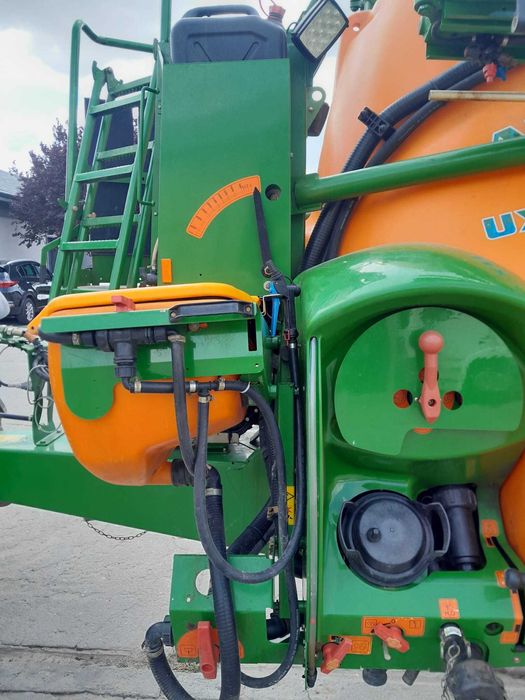 Opryskiwacz Amazone UX 4200