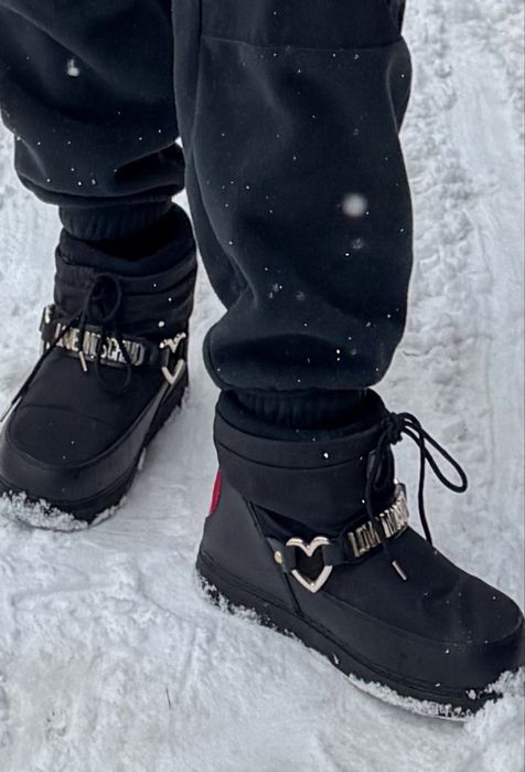 Зимові чоботи снігоходи love moschino 40 -41