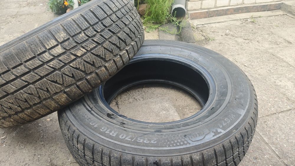 Зимова гума r16 235/70  12000 грн