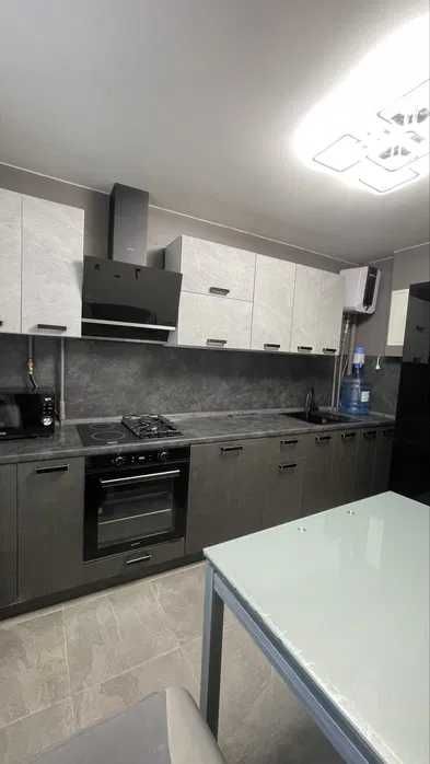 Продам 4-кімн. 10 мкр. Лівий берег.