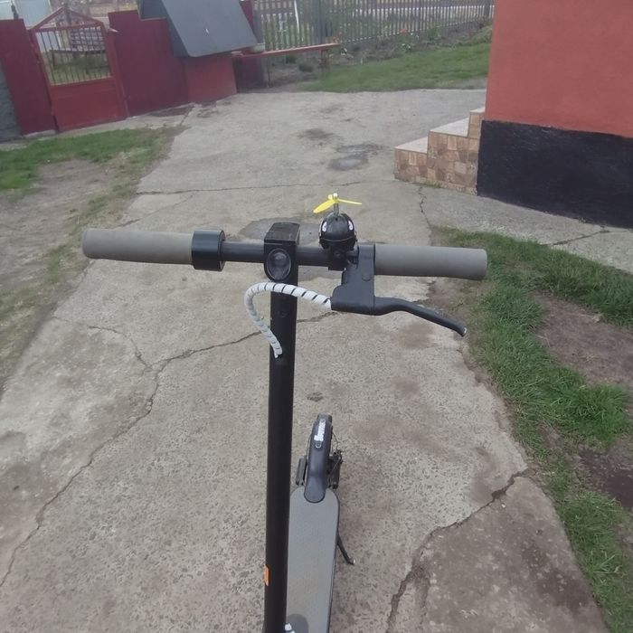 Продаю електро самокат ксяомі