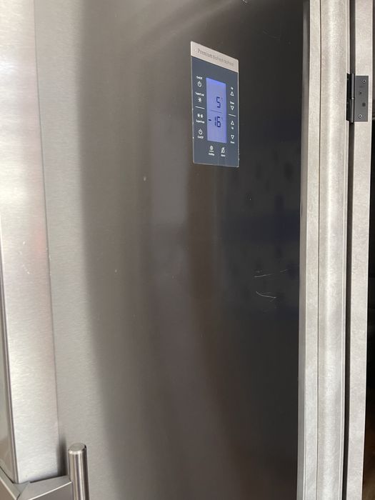 Холодильник liebherr