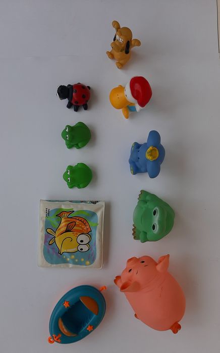 Резинові іграшки піщалки для купання