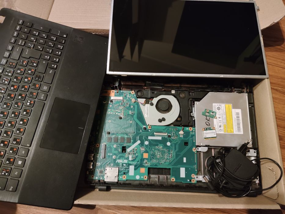 Ноутбук Asus F551c на запчастини x551ca